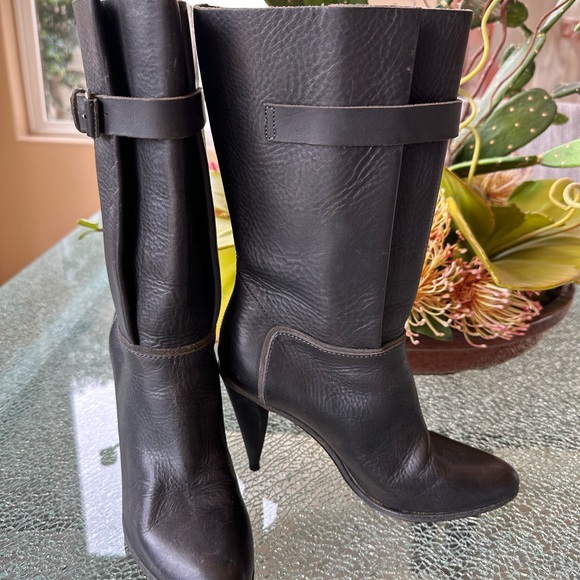 BALENCIAGA BLACK LEATHER MID CALF BOOTIES. 38.5. GUC - Picture 1 of 13